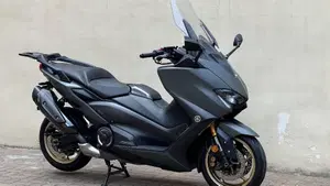 Yamaha T-Max 560 Tech Max (2021)  (7)