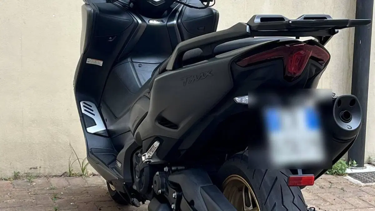 Yamaha T-Max 560 Tech Max (2021)  (11)