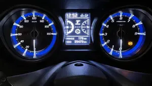 Yamaha T-Max 560 Tech Max (2021)  (14)