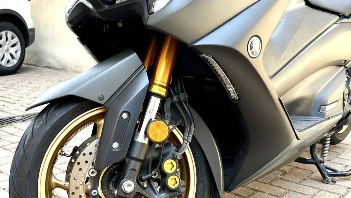 Yamaha T-Max 560 Tech Max (2021)  (19)