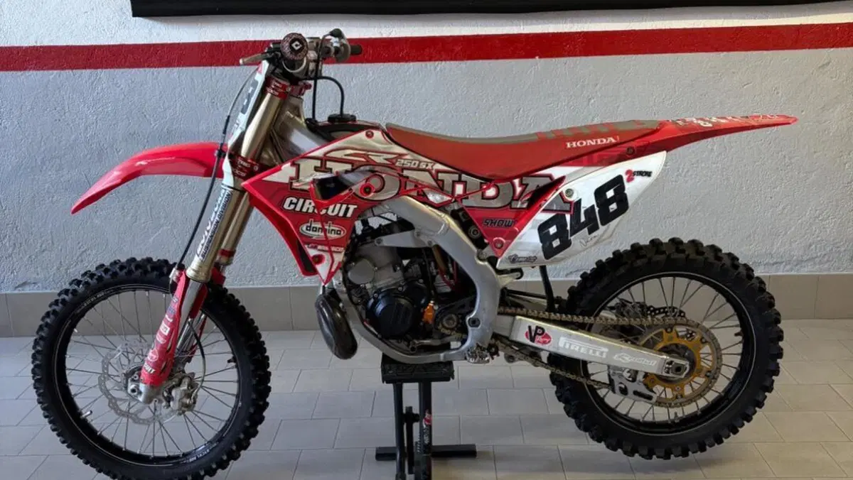 Honda CRF 250R (2020)  (2)