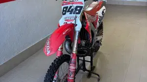 Honda CRF 250R (2020)  (3)