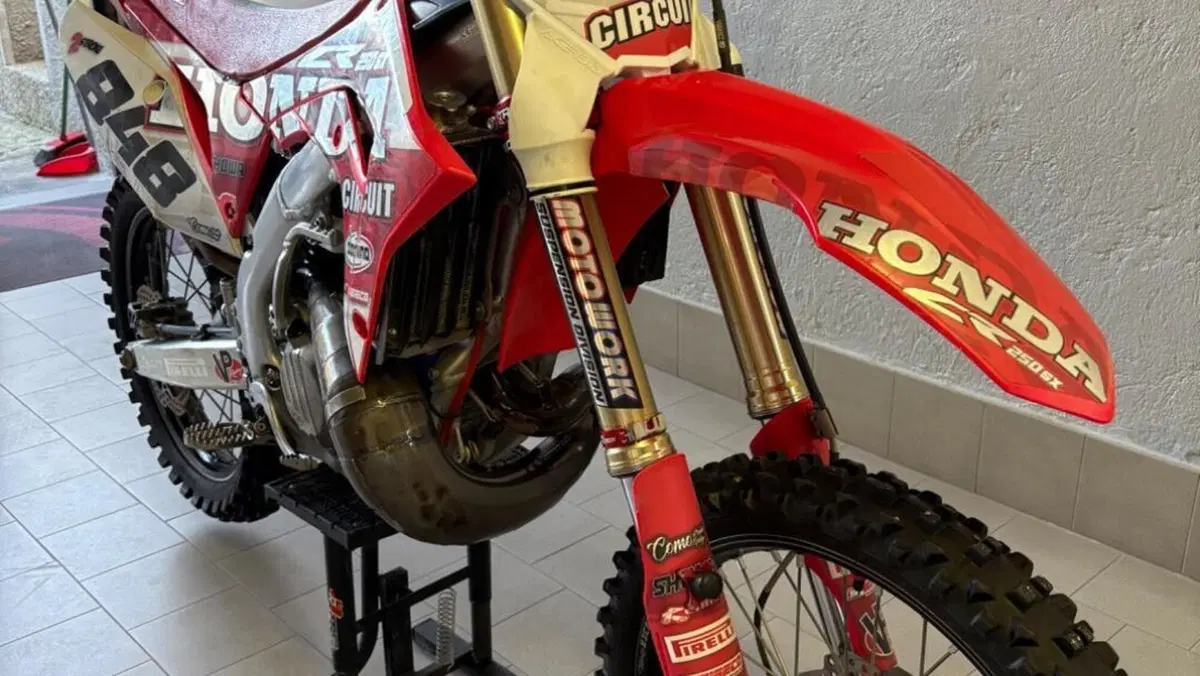 Honda CRF 250R (2020)  (8)
