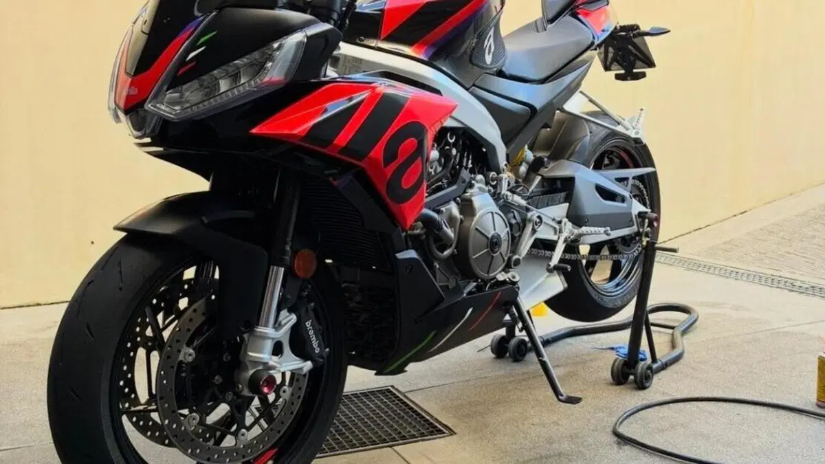 Aprilia Tuono 660 Factory (2022 - 24)  (2)