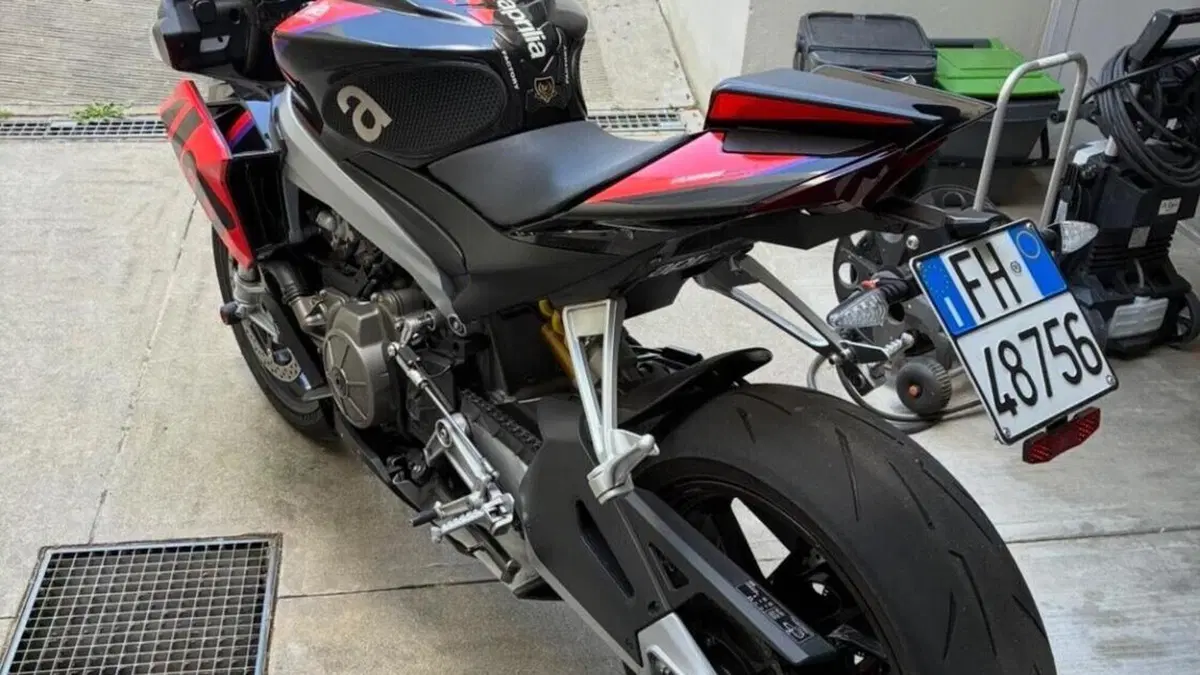 Aprilia Tuono 660 Factory (2022 - 24)  (5)