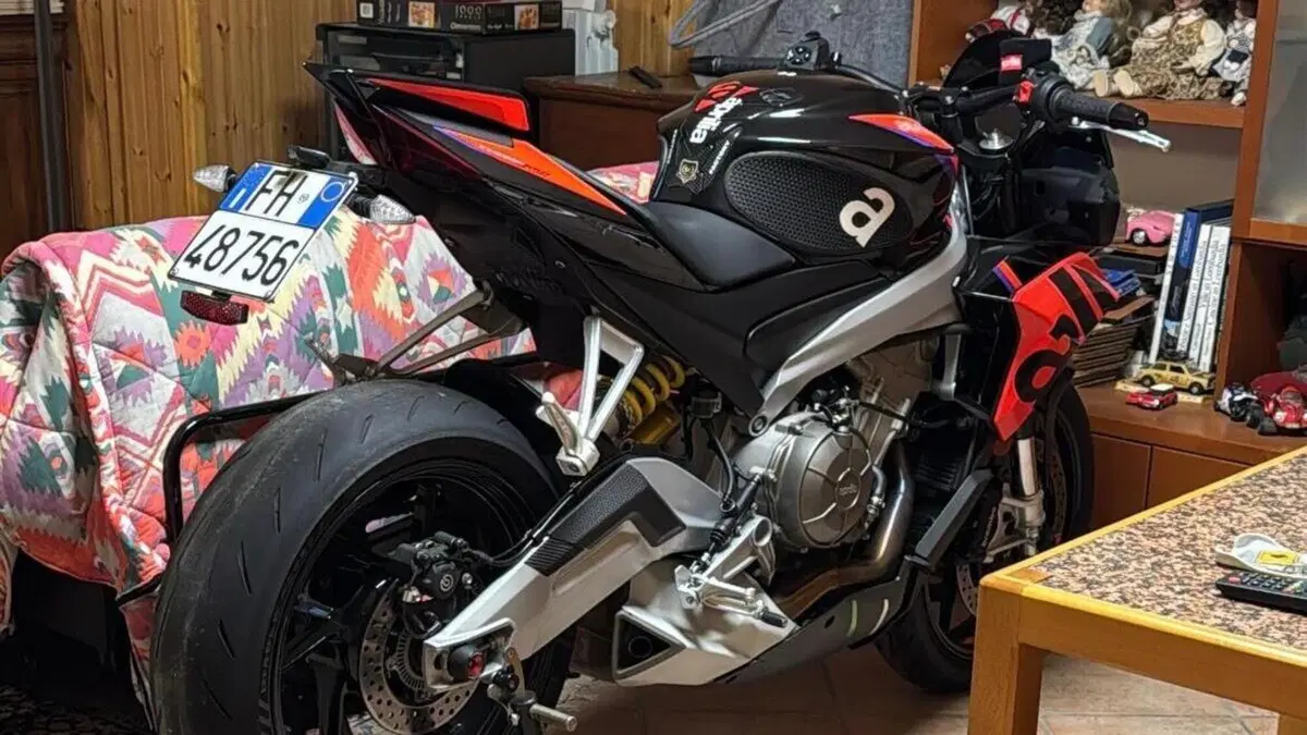 Aprilia Tuono 660 Factory (2022 - 24)  (8)