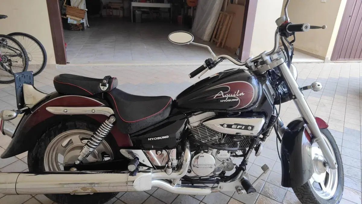 Hyosung Aquila 250 GV (2004 - 16)  (4)