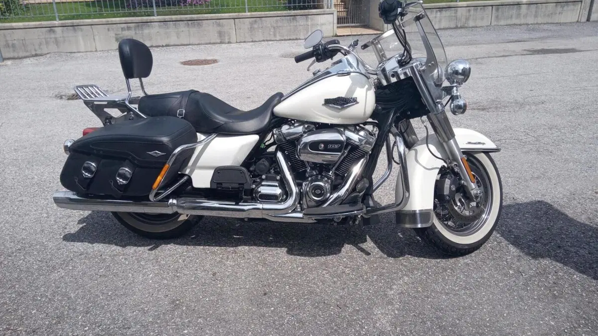 Harley-Davidson 107 Road King Classic (2017 - 18) - FLHRC  (3)