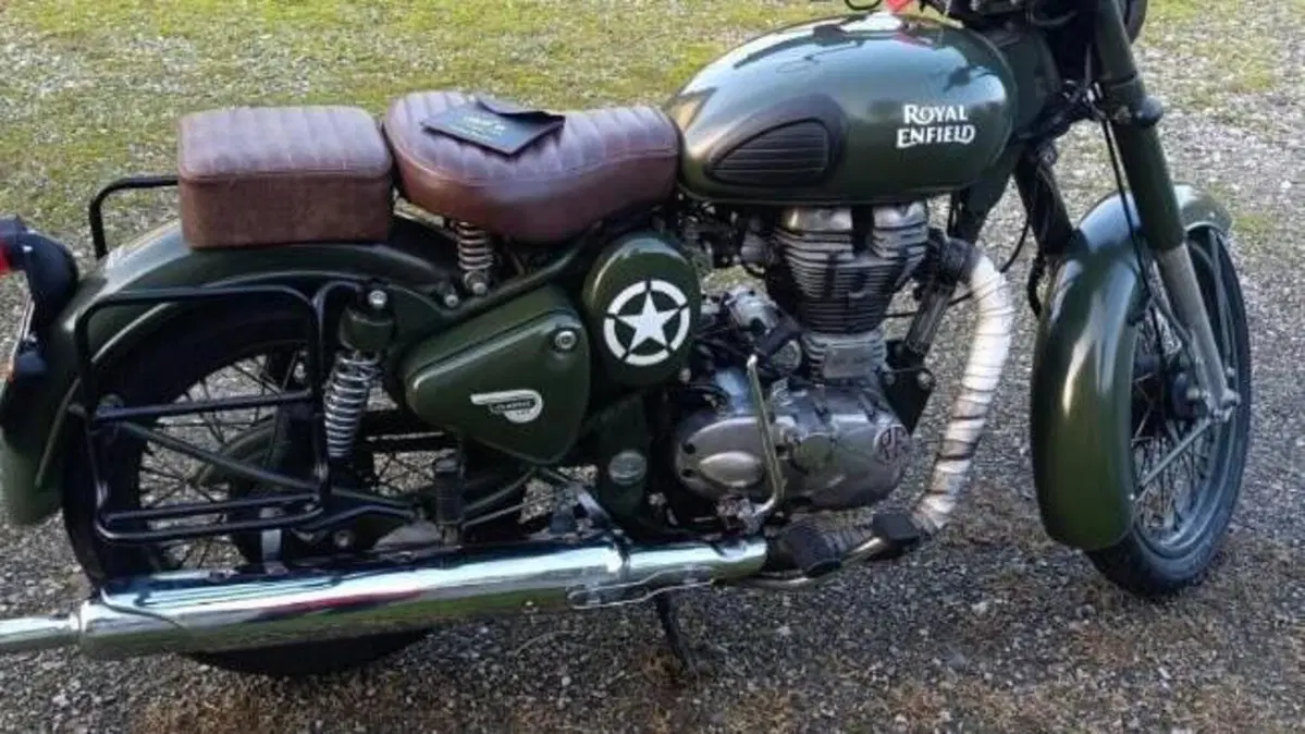 Royal Enfield Classic 500 EFI Battle Green (2017 - 20)  (6)