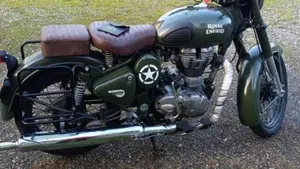 Royal Enfield Classic 500 EFI Battle Green (2017 - 20)  (6)