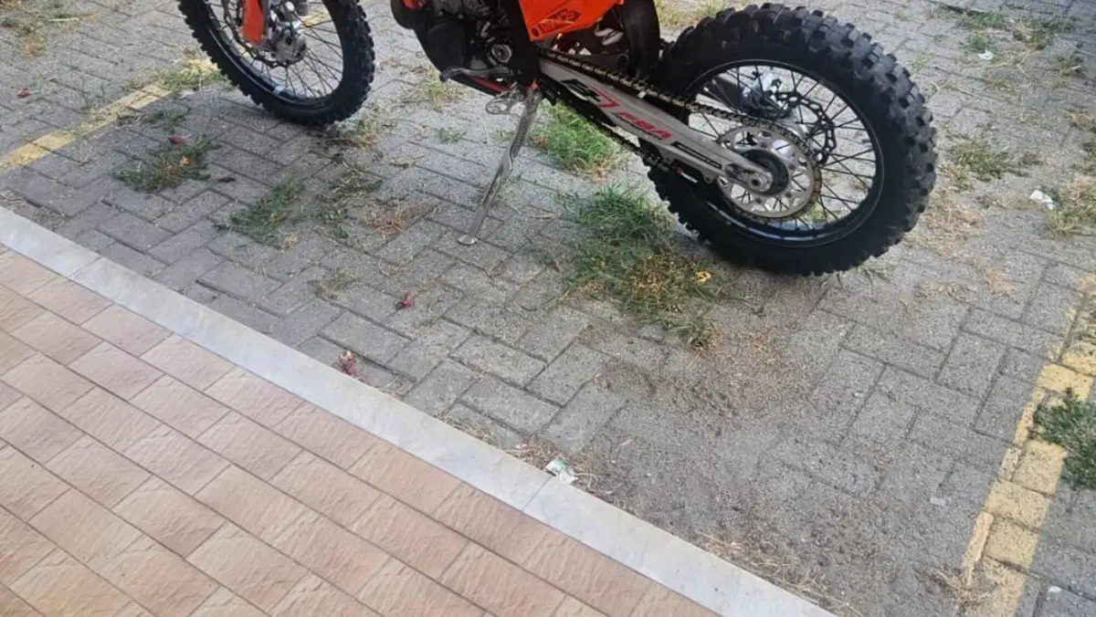 KTM 450 EXC-F Six Days (2025)  (4)