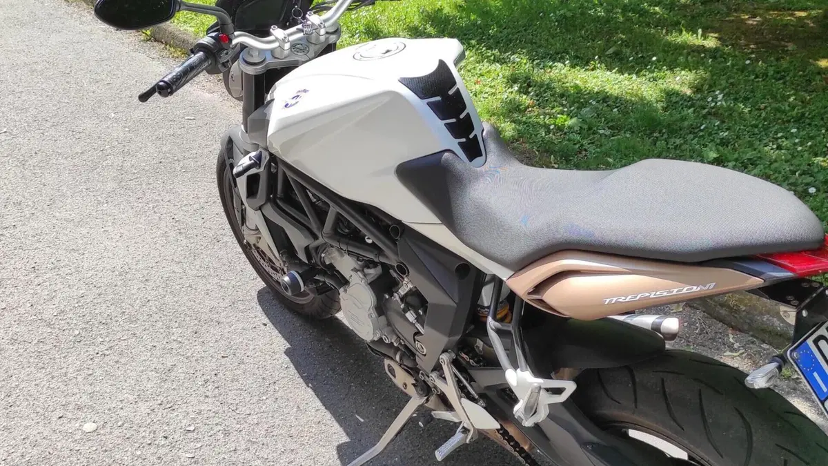 MV Agusta Brutale 675 EAS (2011 - 14)  (3)
