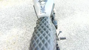 Triumph Bonneville SE (2009 - 13)  (2)