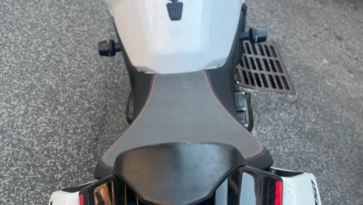 Honda CB 750 Hornet (2023 - 24)  (6)