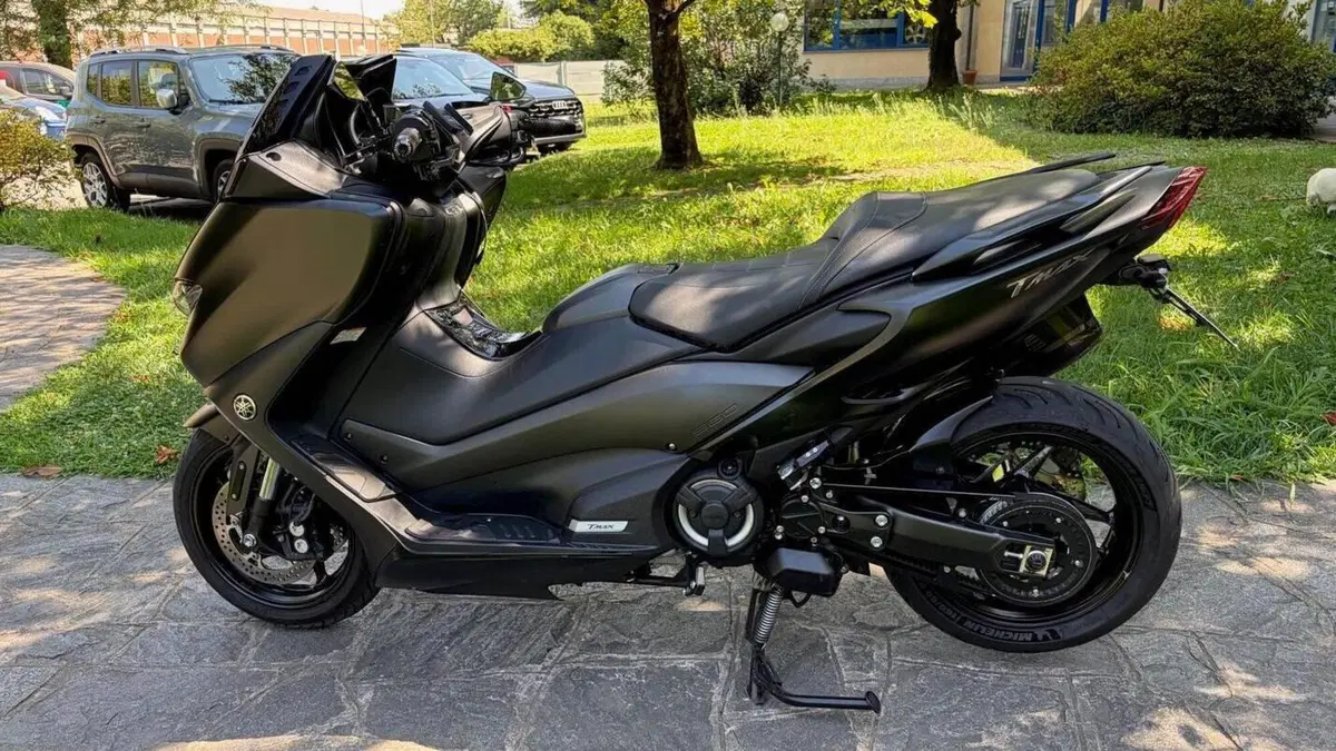 Yamaha T-Max 560 (2020 - 21)  (5)