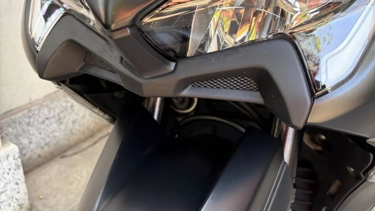 Yamaha T-Max 560 (2020 - 21)  (9)