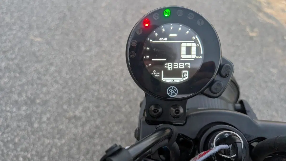 Yamaha XSR 700 (2022 - 26)  (5)