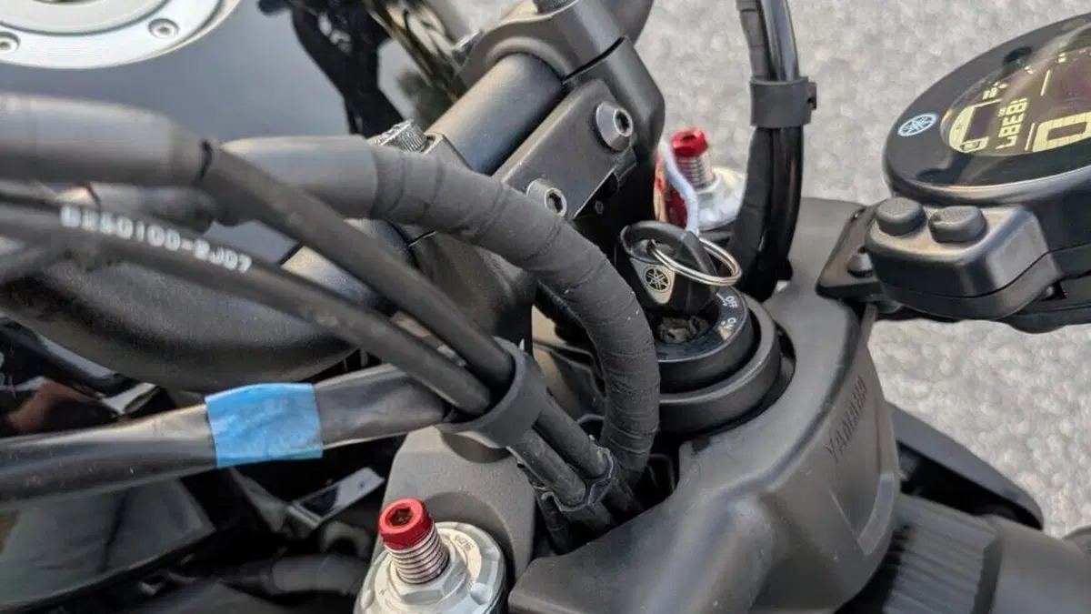 Yamaha XSR 700 (2022 - 26)  (7)