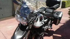 Moto Guzzi V85 TT Travel (2021 - 23)  (4)