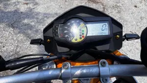 KTM 690 Duke R (2010 - 15)  (2)