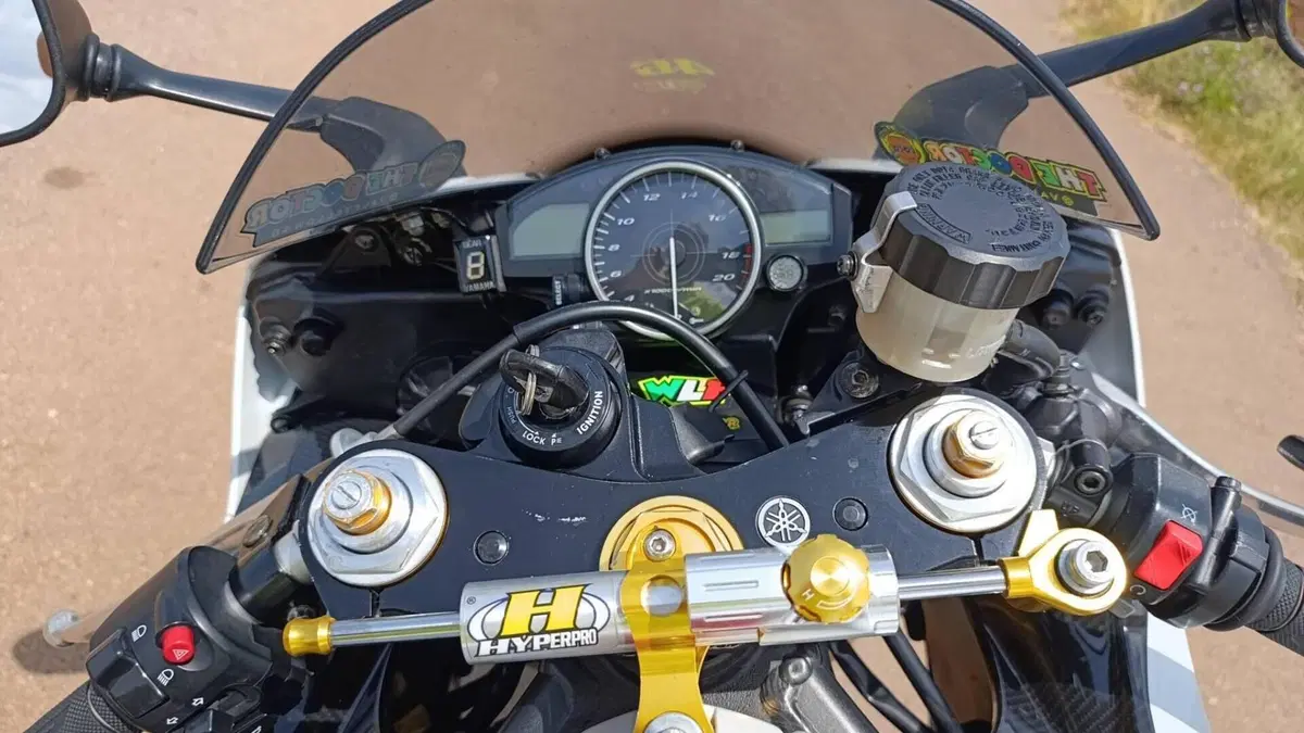 Yamaha YZF R6 (2006 - 07)  (10)