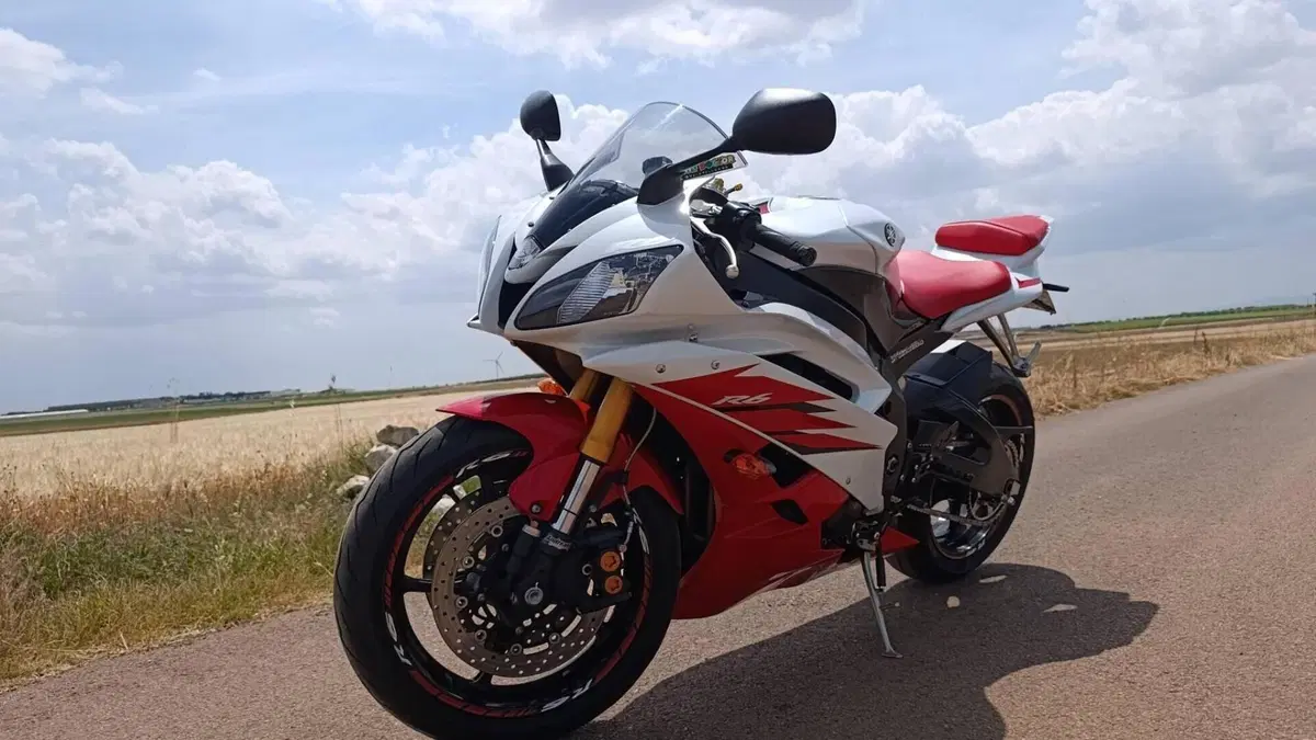 Yamaha YZF R6 (2006 - 07)  (12)