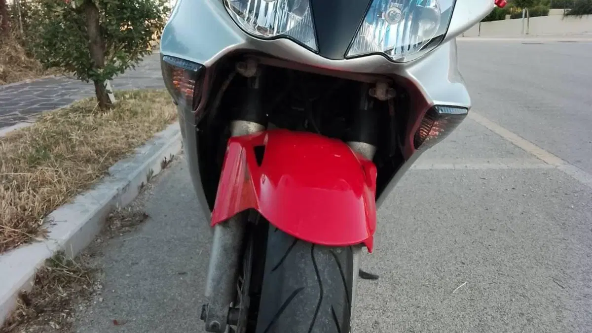 Honda VFR 800 (2002 - 05) 