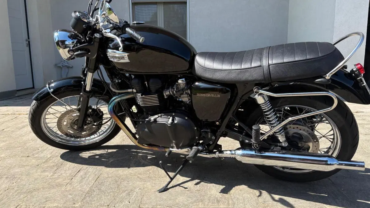 Triumph Bonneville T100 (2008 - 16)  (2)