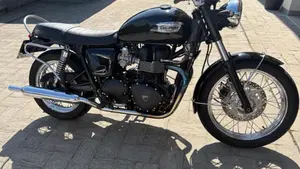 Triumph Bonneville T100 (2008 - 16)  (3)