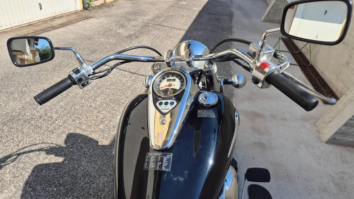Kawasaki Vulcan VN 900 Classic (2006 - 10)  (4)