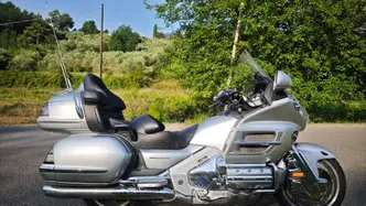 Honda GL 1800 Gold Wing (2000 - 05) usata