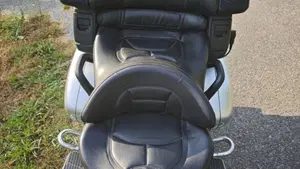 Honda GL 1800 Gold Wing (2000 - 05)  (5)