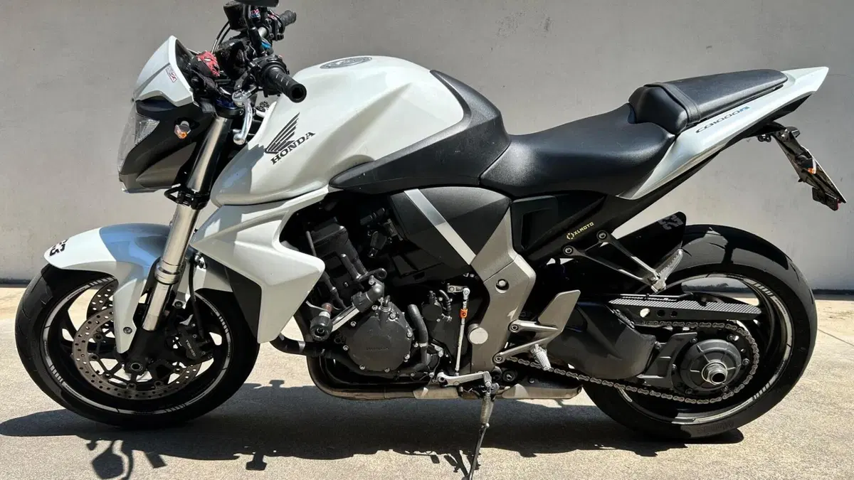 Honda CB 1000 R (2008 - 10)  (2)