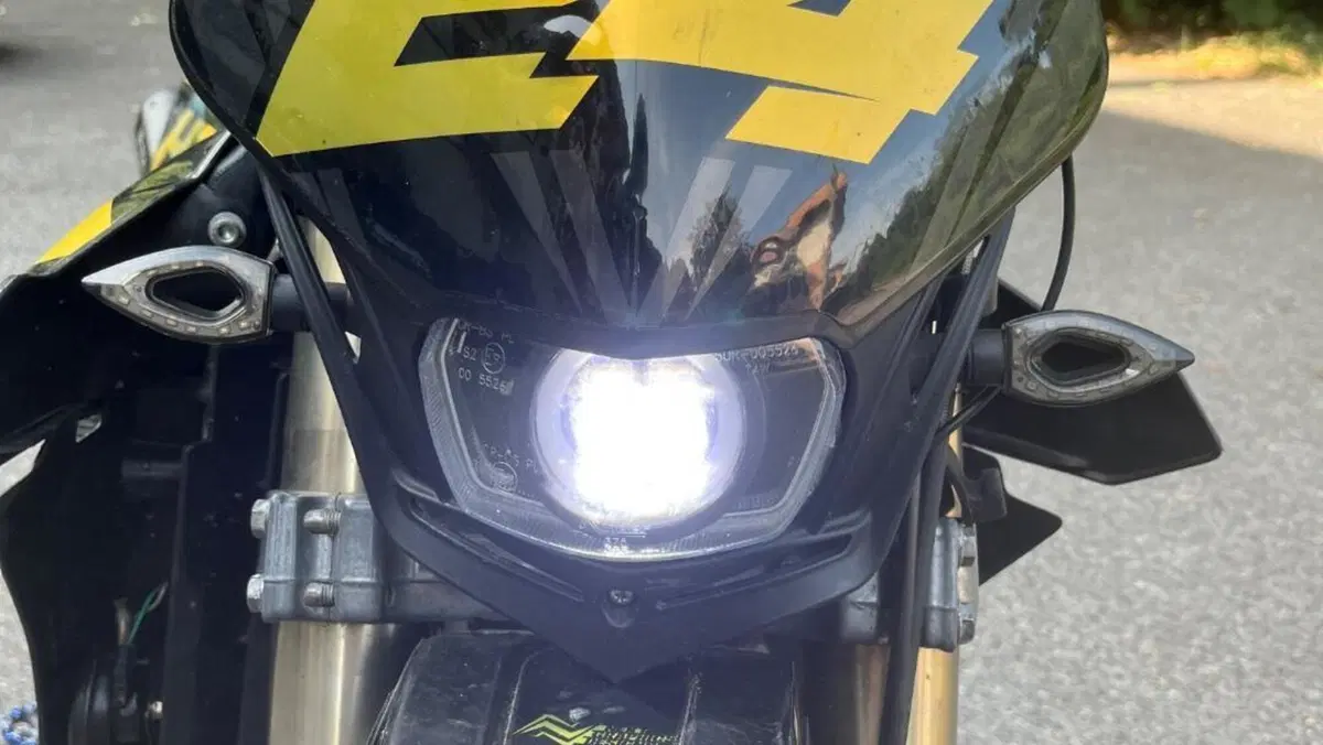 Husqvarna SMS 125 4 (2010 - 12)  (7)