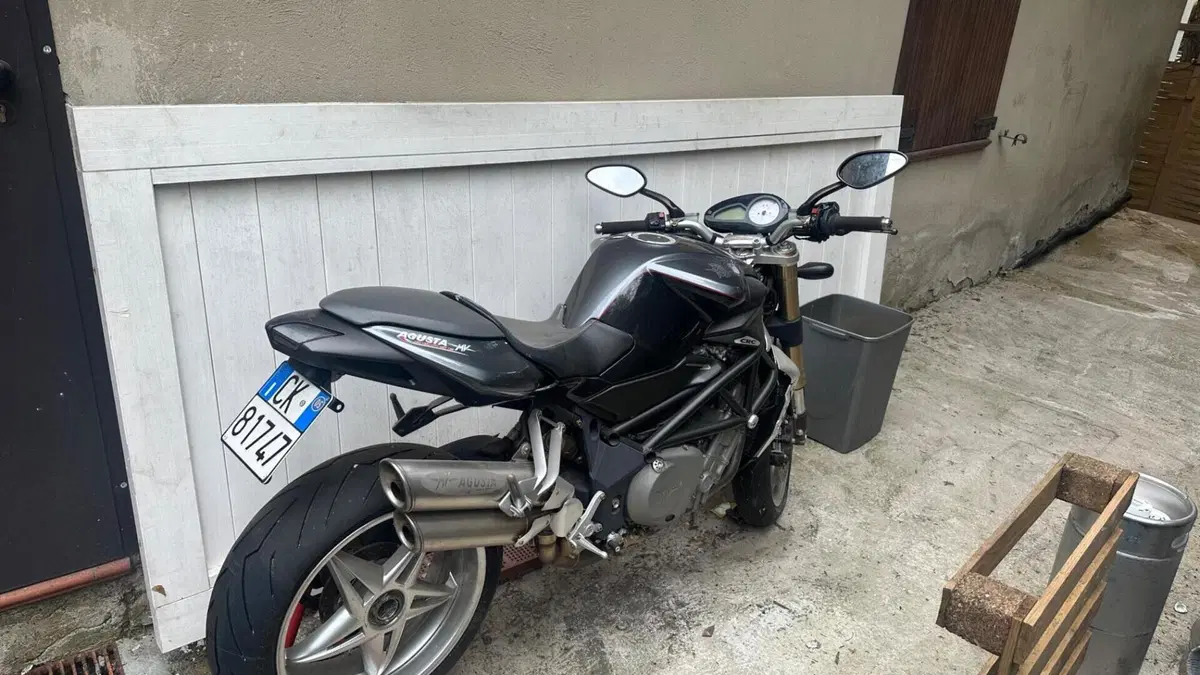 MV Agusta Brutale 750 S (2002 - 06)  (3)