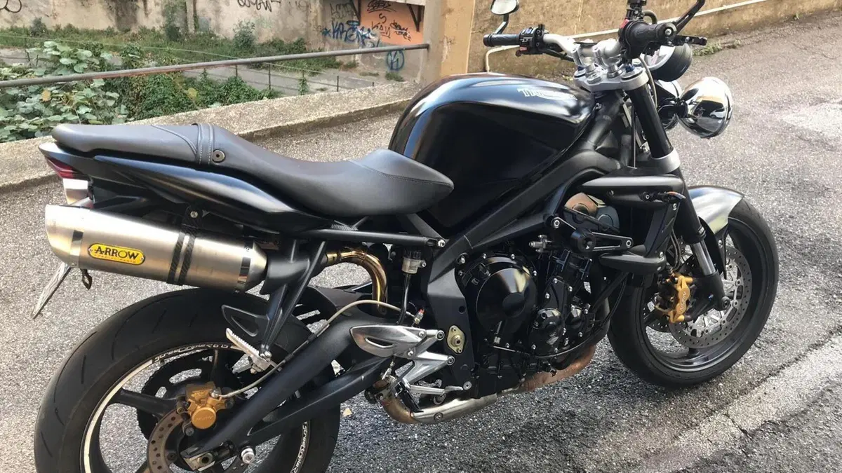 Triumph Street Triple (2007 - 12)  (3)