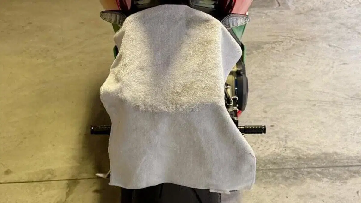 Ducati Panigale V2 Bayliss 1st Championship 20th Anniversary (2021 - 24)  (3)