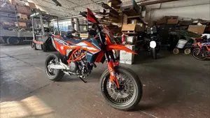 KTM 690 SMC R (2023 - 25) 