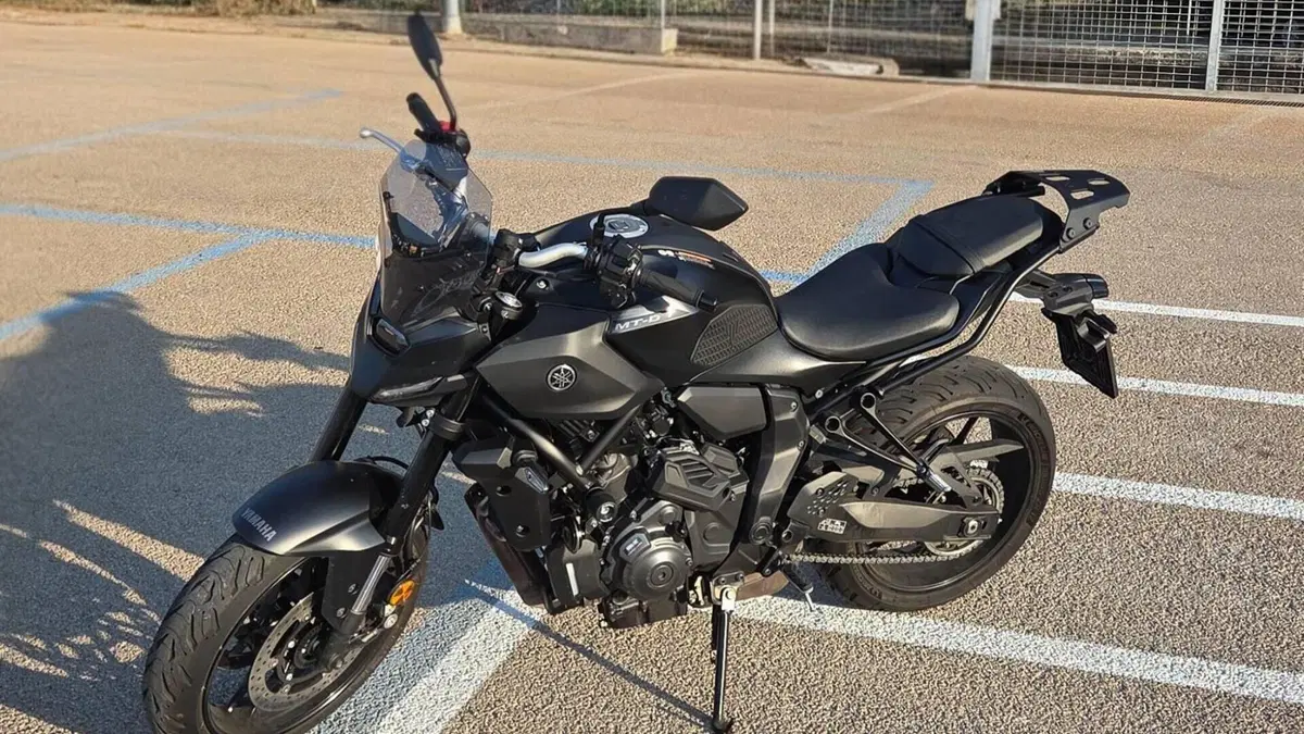 Yamaha MT-07 Y-AMT (2025 - 26)  (2)