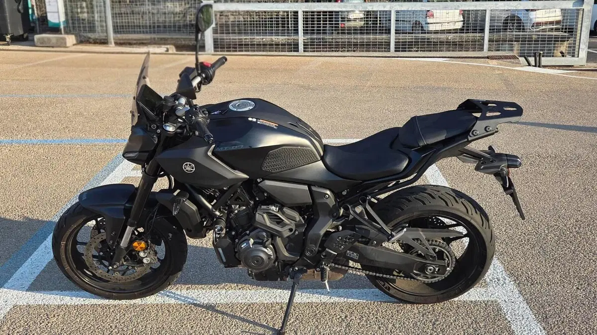 Yamaha MT-07 Y-AMT (2025 - 26)  (3)