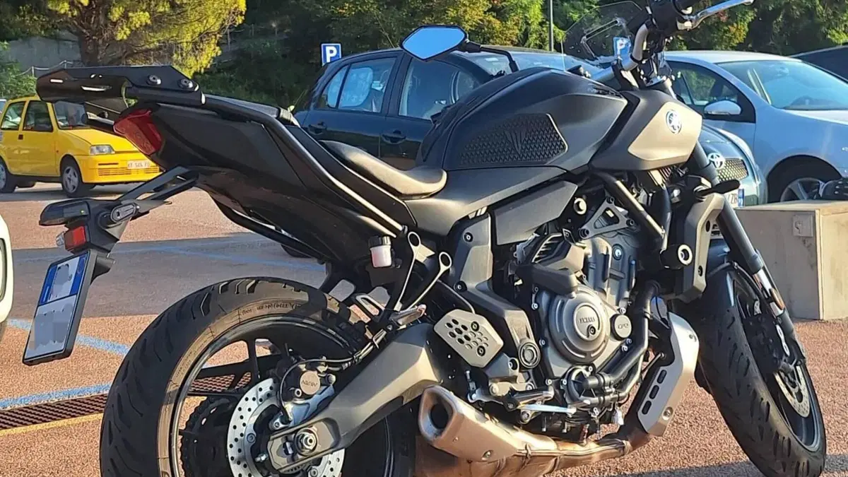 Yamaha MT-07 Y-AMT (2025 - 26)  (4)
