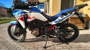 Honda Africa Twin CRF 1100L ES (2024 - 26)  (2)