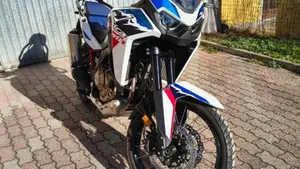 Honda Africa Twin CRF 1100L ES (2024 - 26)  (4)