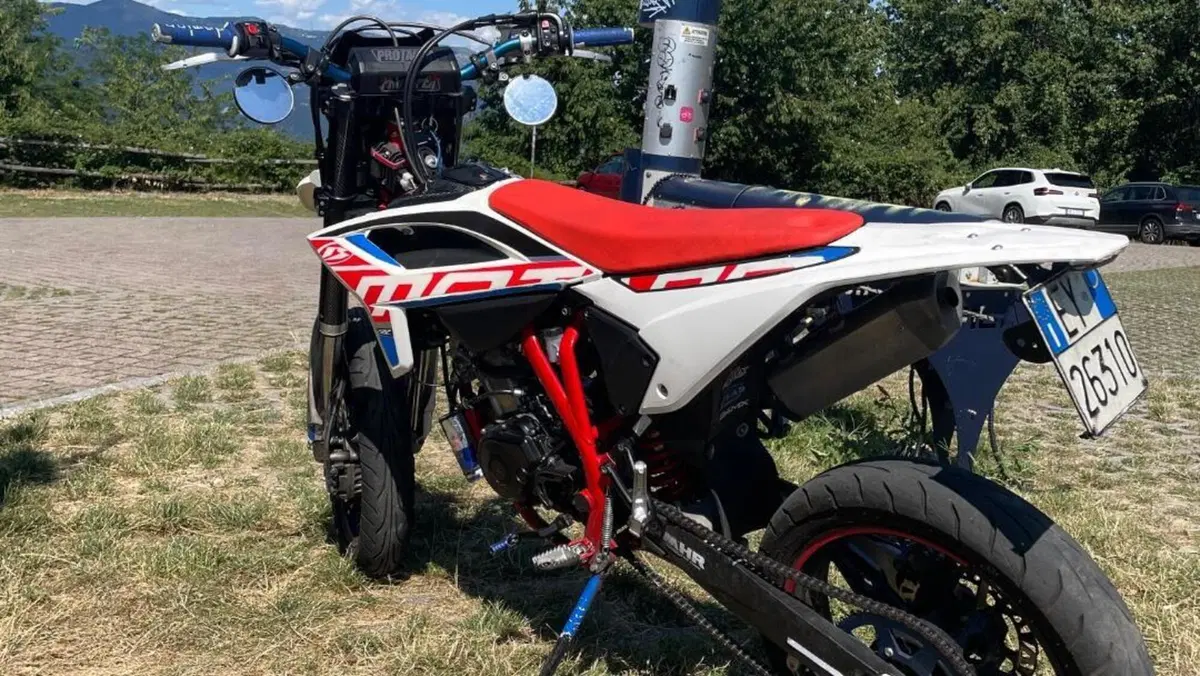 Betamotor RR 125 4T Motard LC (2021 - 23)  (6)