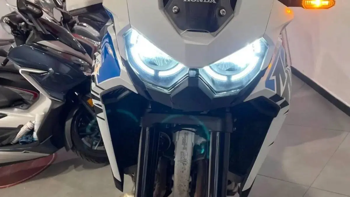 Honda Africa Twin CRF 1100L Urban (2022 - 23)  (6)