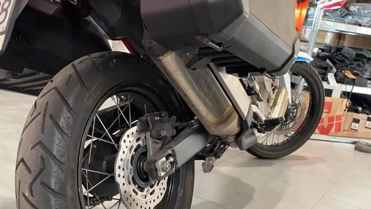 Honda Africa Twin CRF 1100L Urban (2022 - 23)  (8)