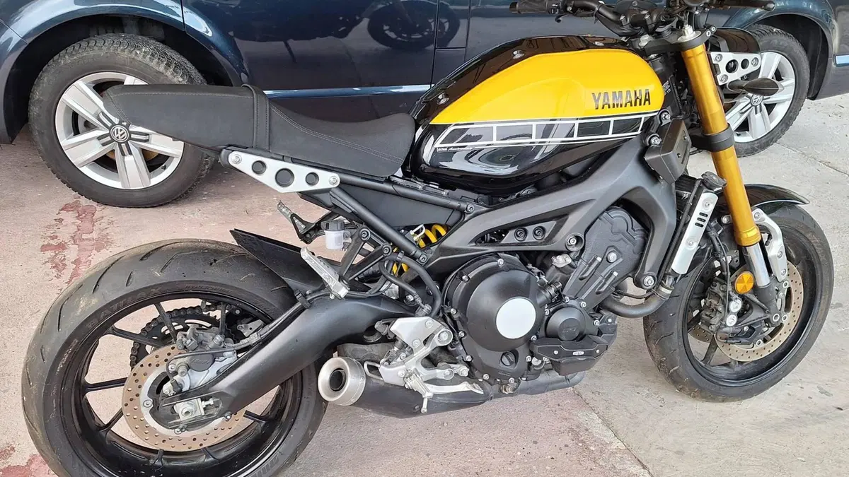 Yamaha XSR 900 ABS 60th Anniversary (2016 - 18)  (2)
