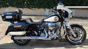 Harley-Davidson Electra Glide Police (2015 - 16) - FLHTP  (2)