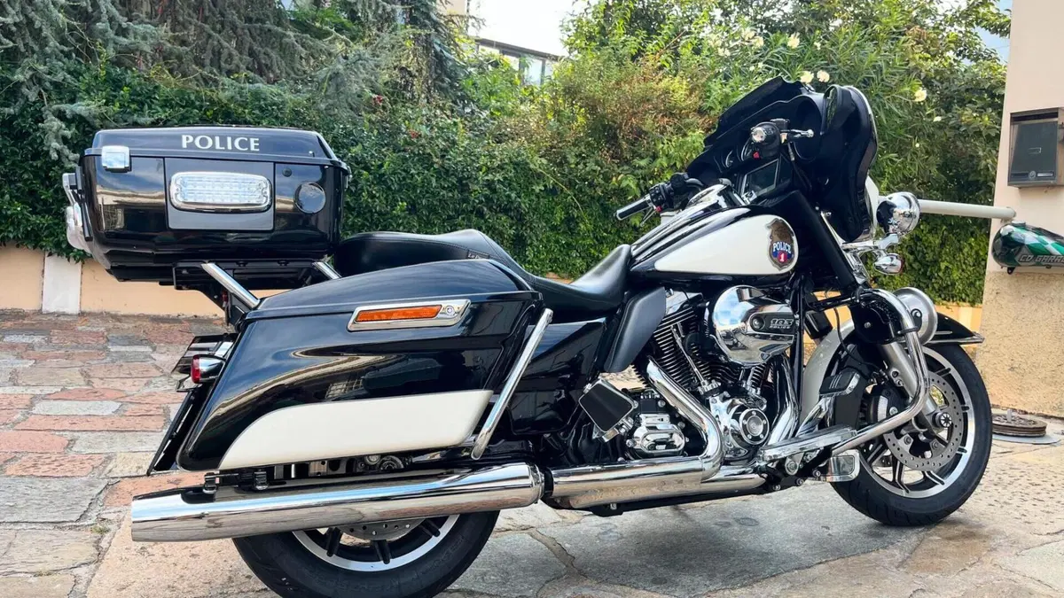 Harley-Davidson Electra Glide Police (2015 - 16) - FLHTP  (4)