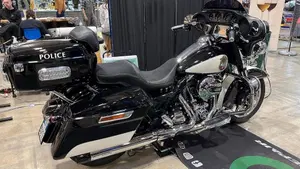 Harley-Davidson Electra Glide Police (2015 - 16) - FLHTP  (6)